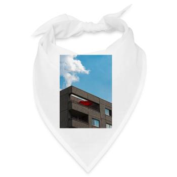 Der rote Sonnenschirm auf dem Balkon der Wohnung bl - Bandana - Weiß - Vorne