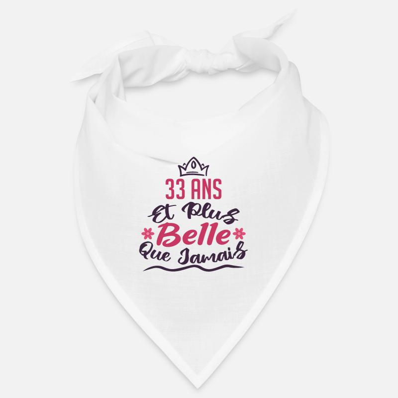 33 ans et plus belle que jamais Bandana