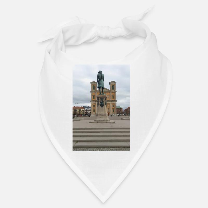 Le roi devant l’église de Frédéric Bandana