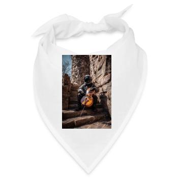 Astronaut spielt Cello auf Steinstufen - Bandana - Weiß - Vorne