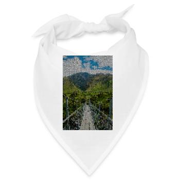 Pfad durch grüne Berglandschaft - Bandana - Weiß - Vorne
