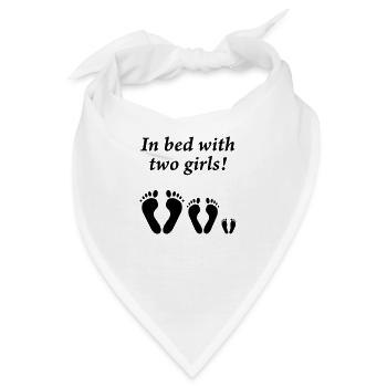 In bed with two girls - Bandana - Weiß - Vorne