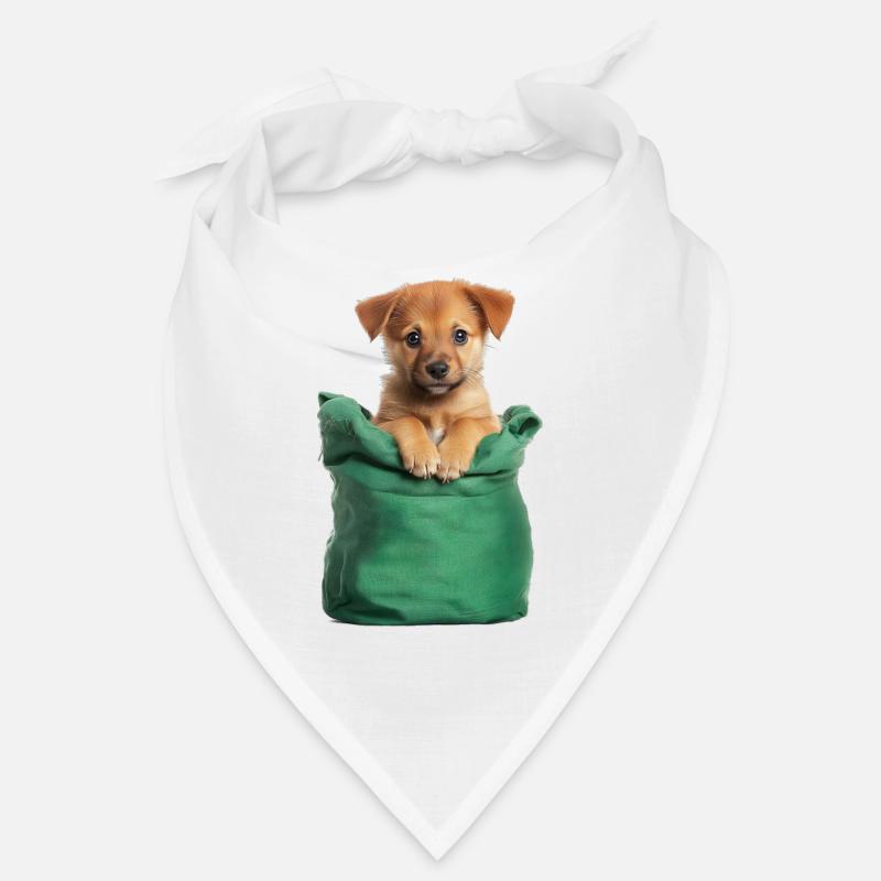 Chiot mignon dans un sac vert Bandana