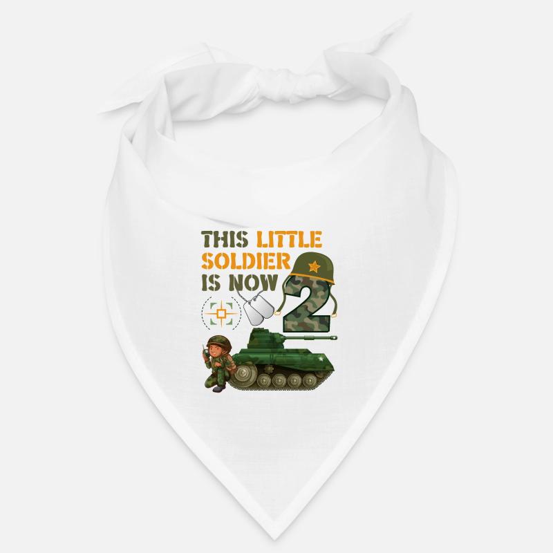 Ce petit soldat est maintenant 2 char de l’armée 2nd Bandana