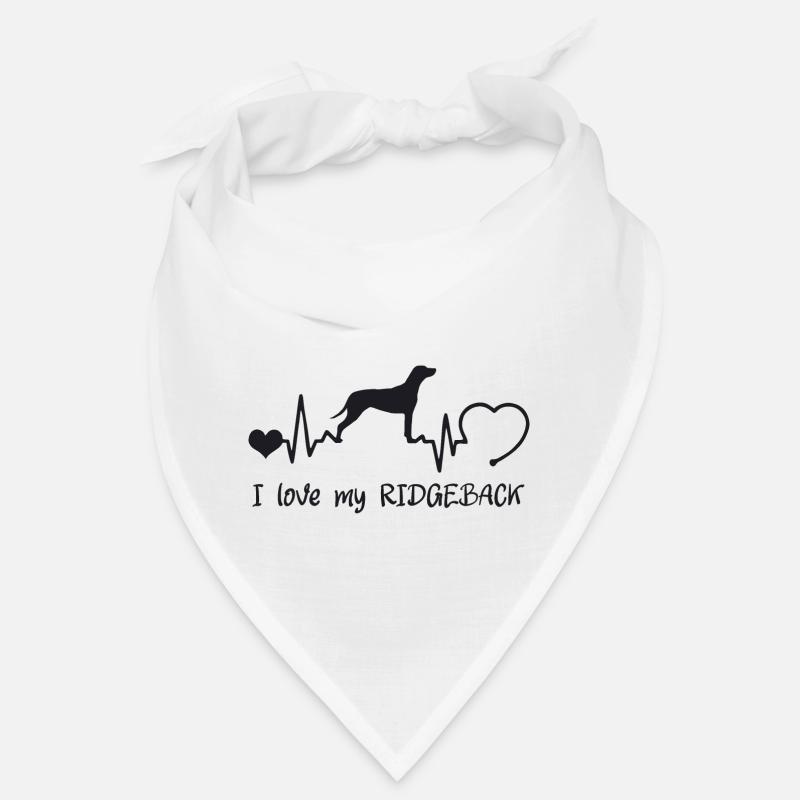 Rhodesian Ridgeback mit Herzschlag Bandana