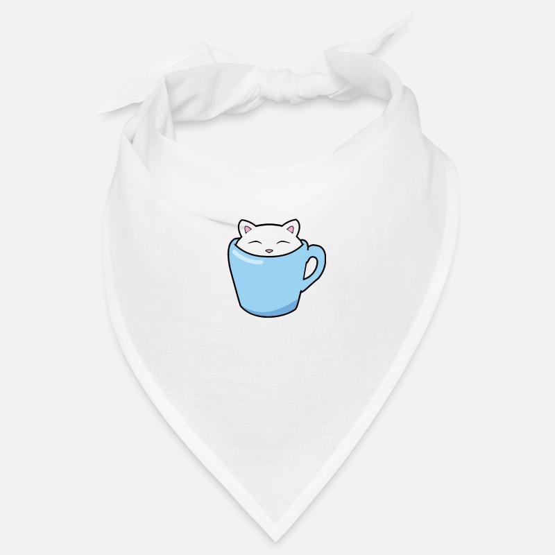 Süßes Kätzchen, das in einer blauen Tasse Kaffee sitzt Bandana
