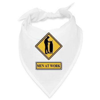 Men at work Geschenk Idee Männer Hausarbeit Bügeln - Bandana - Weiß - Vorne