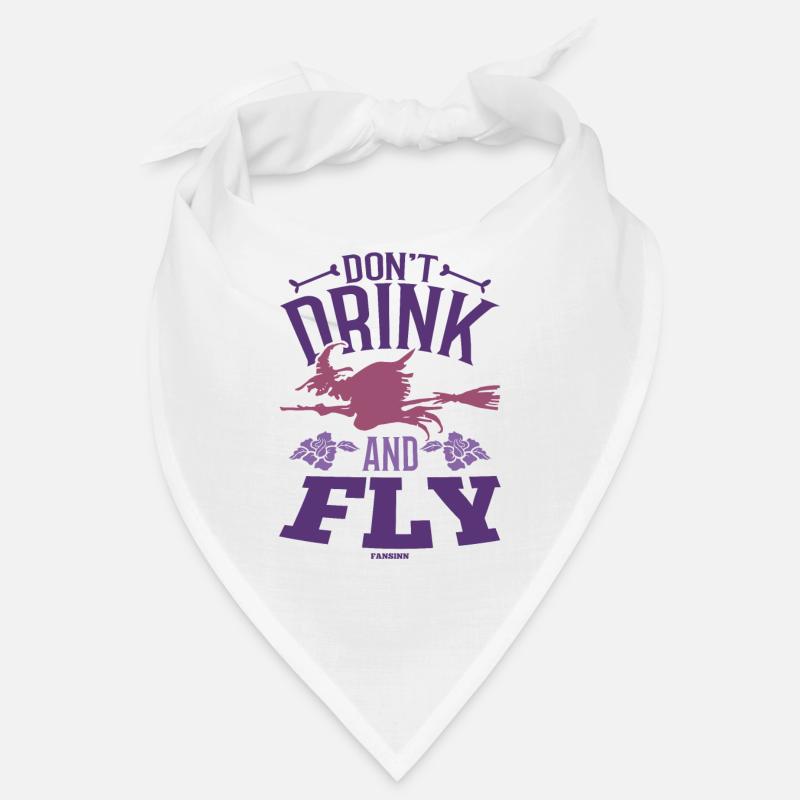 La sorcière vole sur le balai Bandana