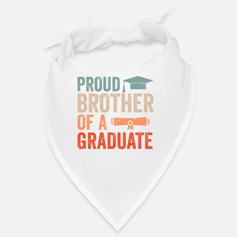 Fier frère d’un diplômé Bandana