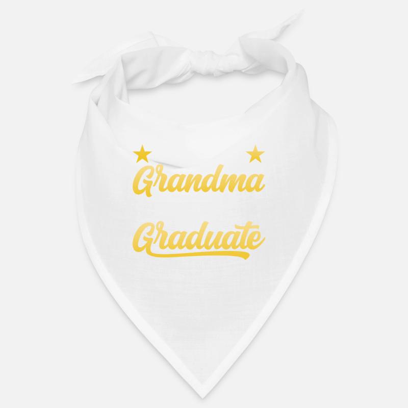 Fière grand-mère d’un diplômé Bandana