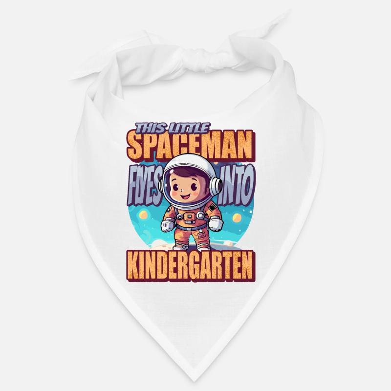 Ce petit astronaute vole dans le Bandana