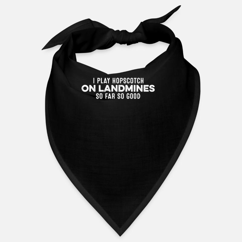 Je joue à la marelle sur les mines terrestres jusqu’à présent si bien mignon Bandana