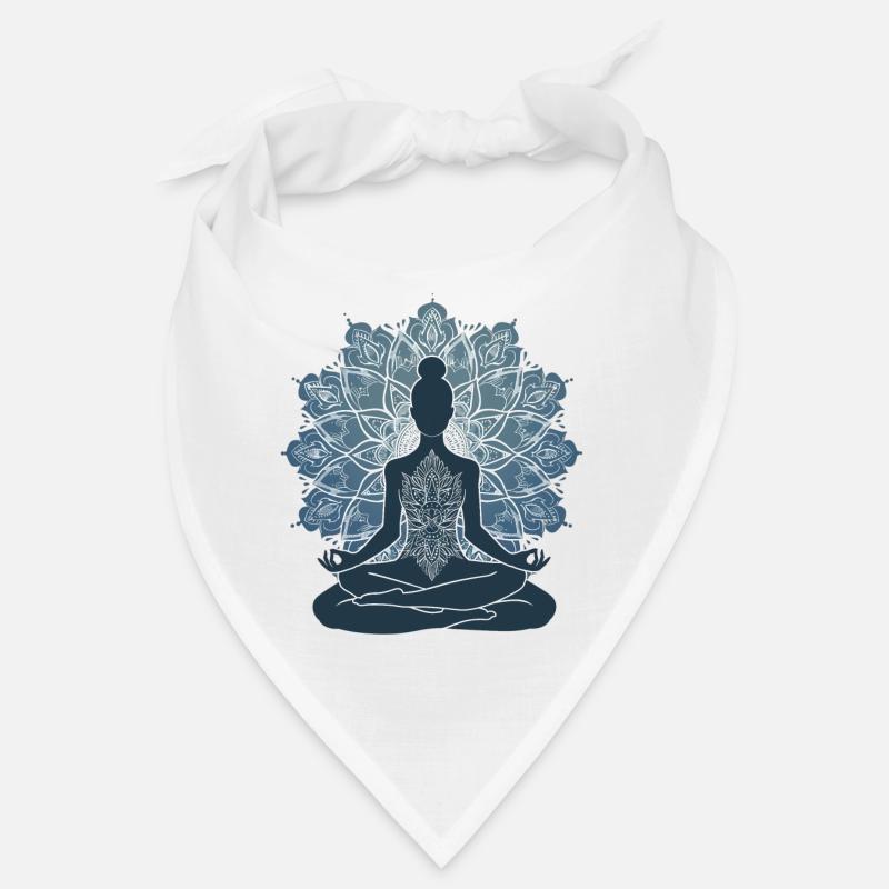 Le silence du yoga : une silhouette en pose avec M Bandana
