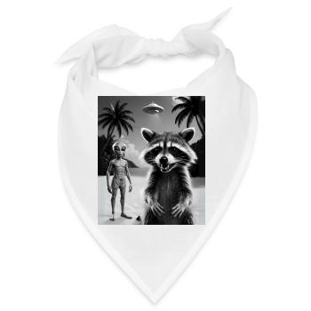 Waschbär macht ein Selfie am Strand mit Alien - Bandana - Weiß - Vorne