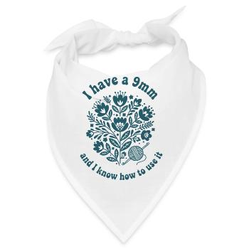 Ich habe eine 9mm und weiß, wie man sie häkelt - Bandana - Weiß - Vorne