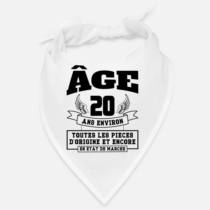 âge 20 ans environ Bandana