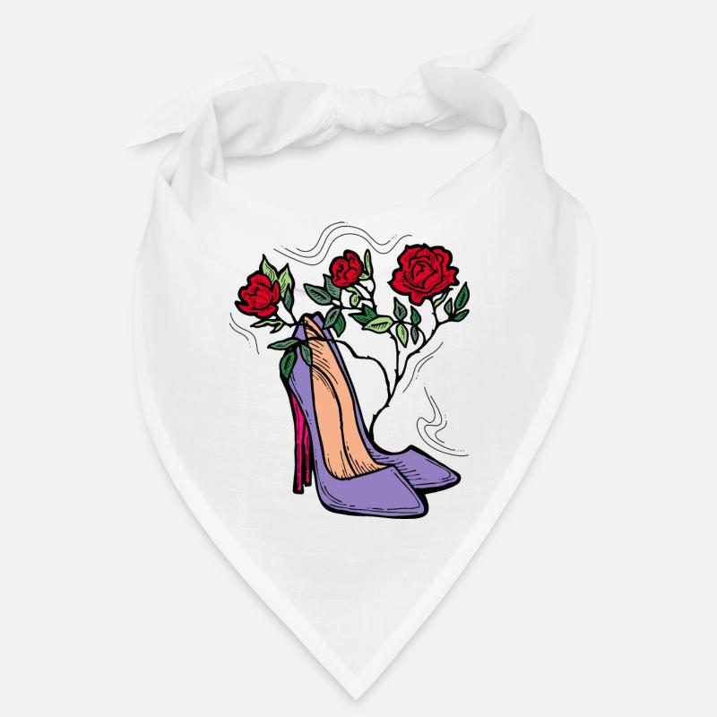Chaussures à talons hauts avec fleur de rose. Style romantique. Bandana
