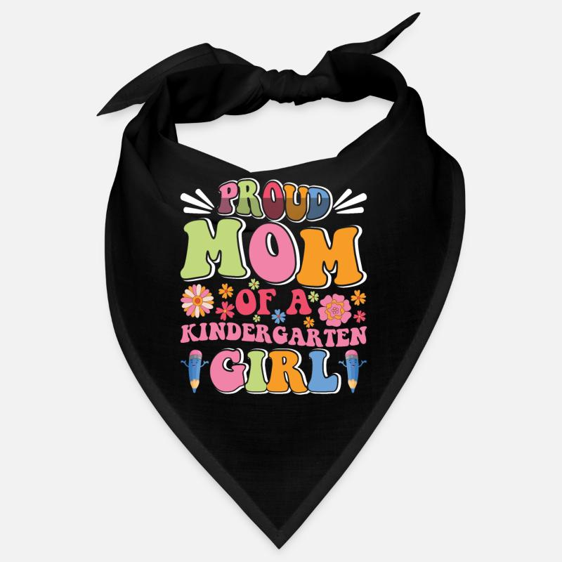 Stolze Mutter eines Kindergartenmädchens! Tochter Bandana