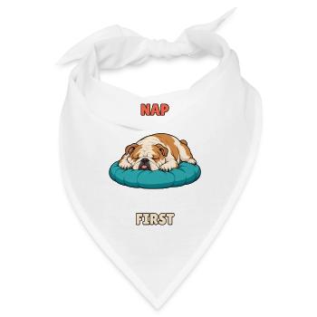 Erster Mittagsschlaf – Schläfriger englischer Bulldogge - Bandana - Weiß - Vorne