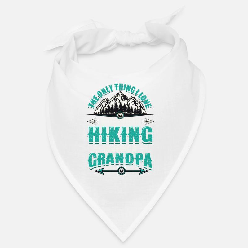 Bergwandernder Opa. Bandana