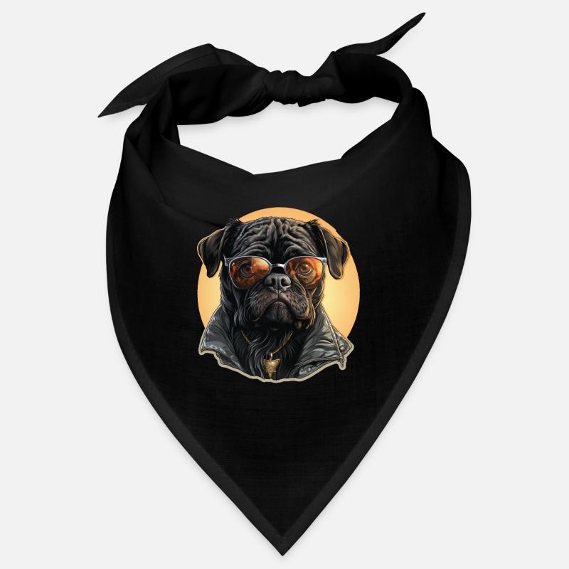 Mops mit Sonnenbrille und Lederjacke Bandana