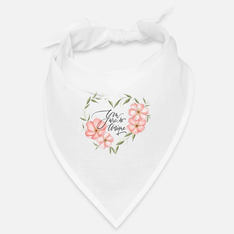 Cœur, fleurs, feuilles. Vous êtes tellement unique. Bandana