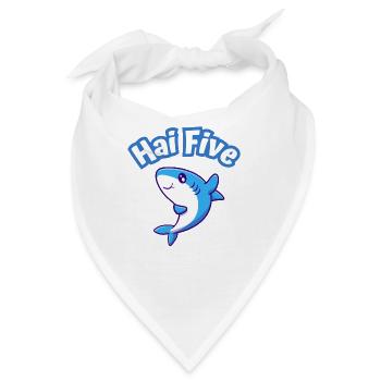 Hai grüßt mit "Hai five!" - Bandana - Weiß - Vorne