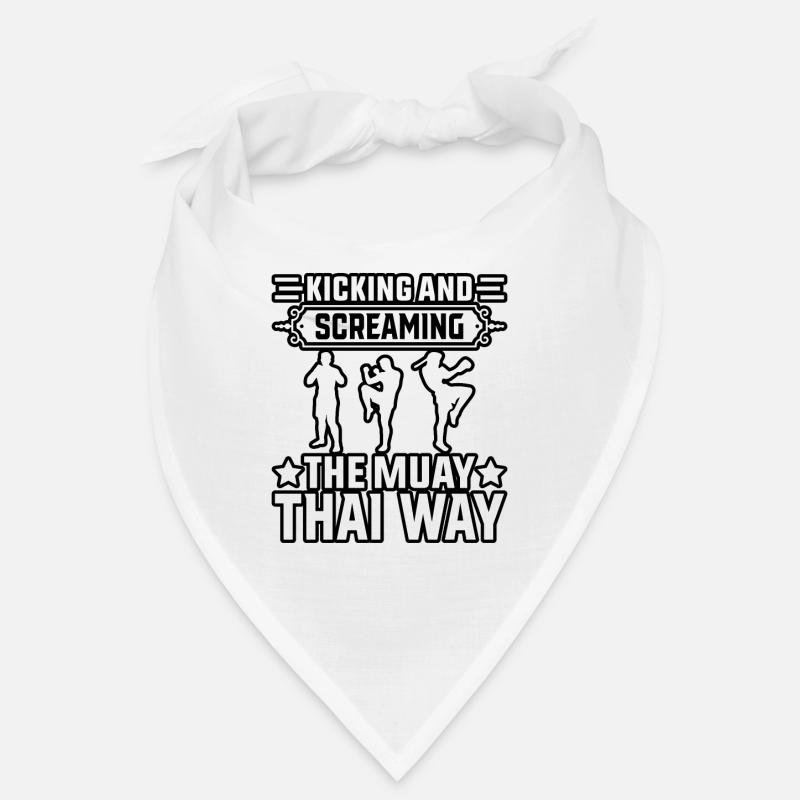Donner des coups de pied et crier à la manière du Muay Thai Bandana