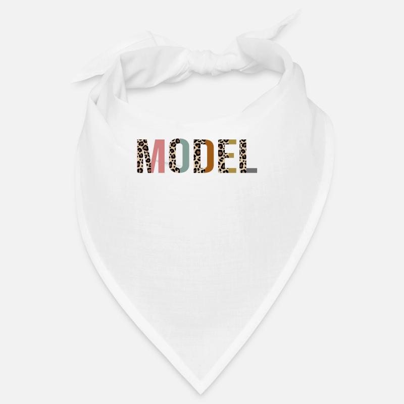 Model Bandana
