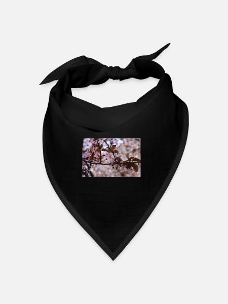 Blühender Baum (Myrobolan oder Kirschpflaume) - Bandana Dreieckstuch - Schwarz