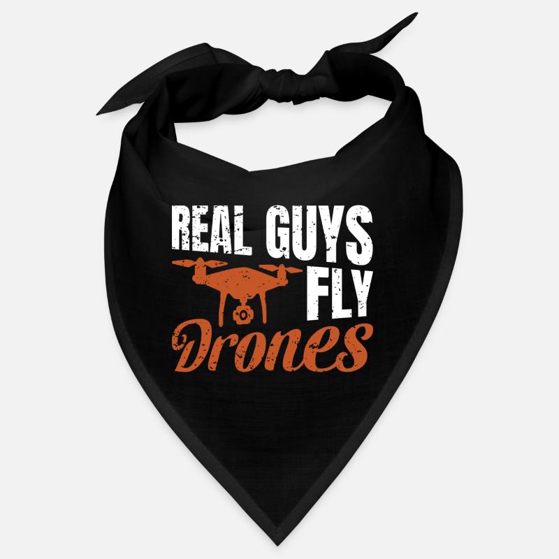 De vrais gars pilotent des drones Bandana