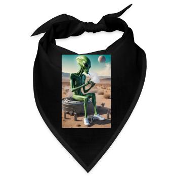 Alien dampft in Wüstensand - Bandana - Schwarz - Vorne