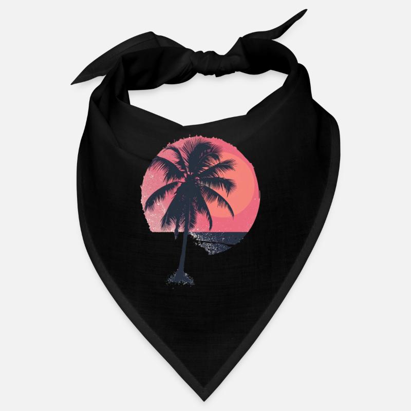 Coucher de soleil ensoleillé sur les palmiers Bandana