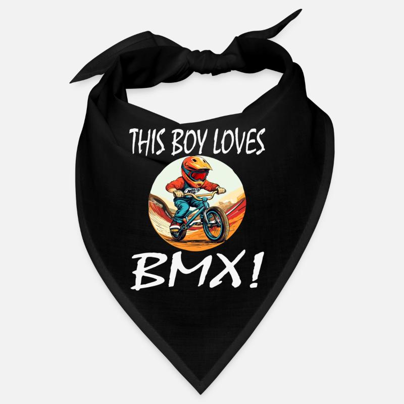 Un garçon adore le BMX Bandana