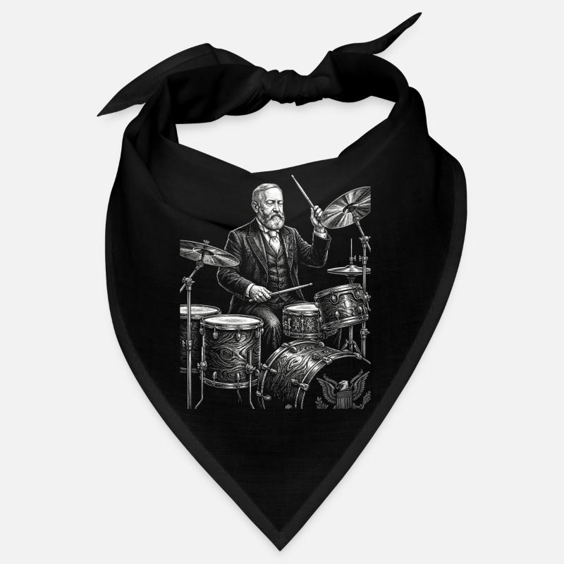 Benjamin Harrison joue de la batterie Bandana