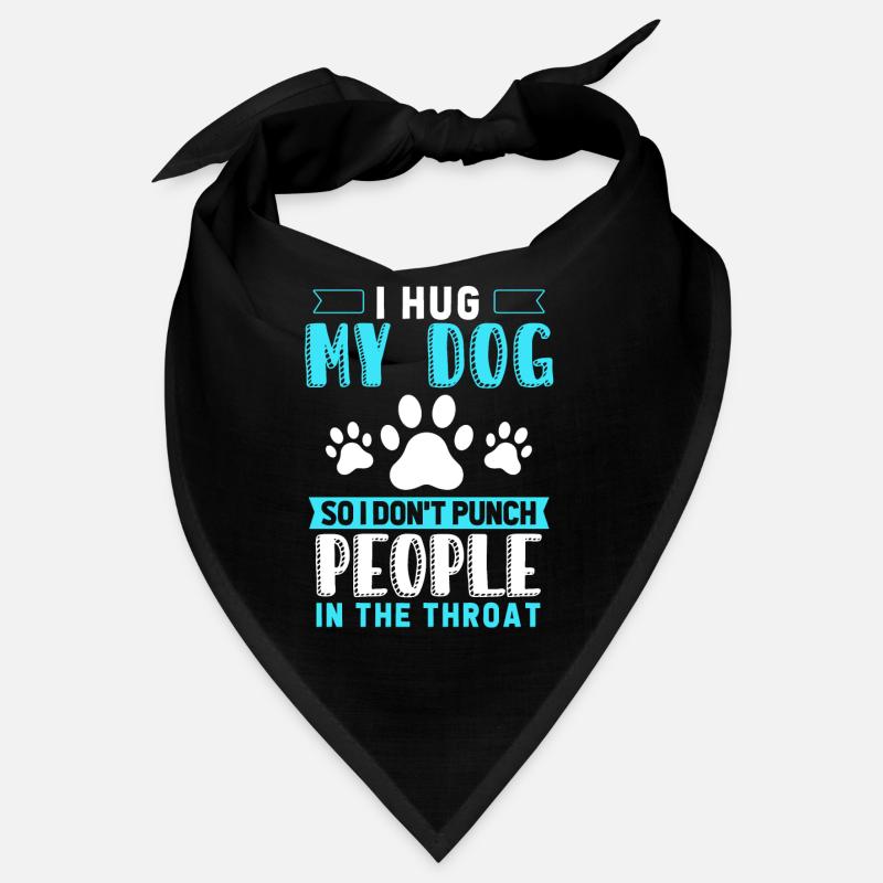 Je serre mon chien dans mes bras pour ne pas avoir de gens Bandana