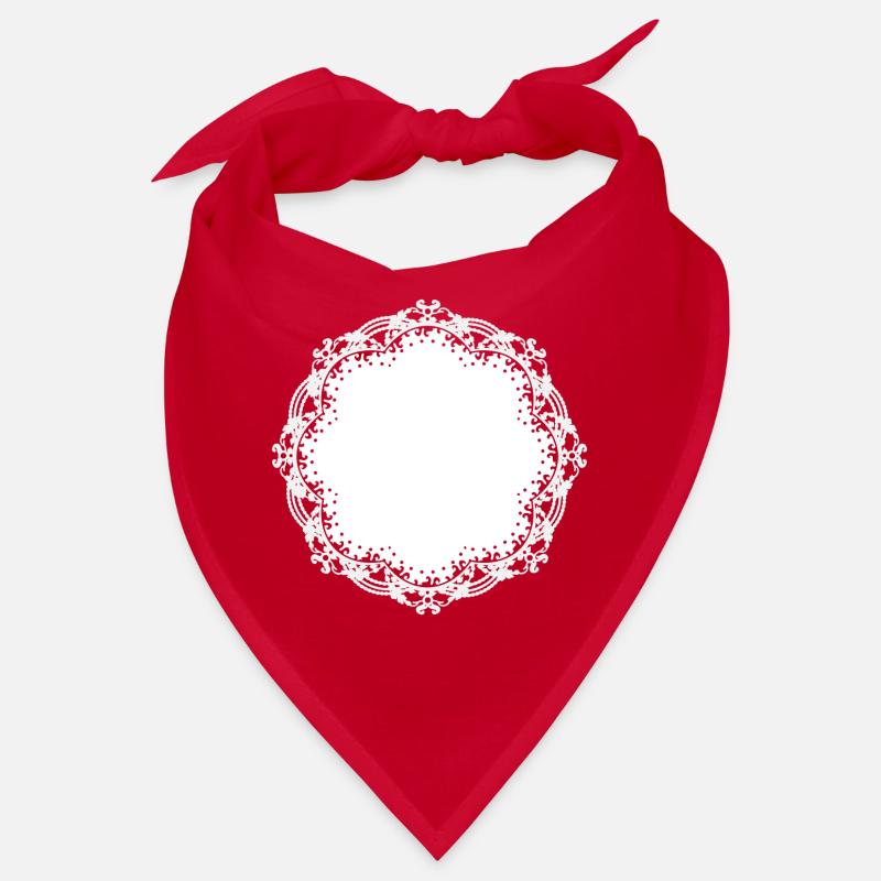 Dentelle de gâteau blanc en filigrane comme décoration Bandana