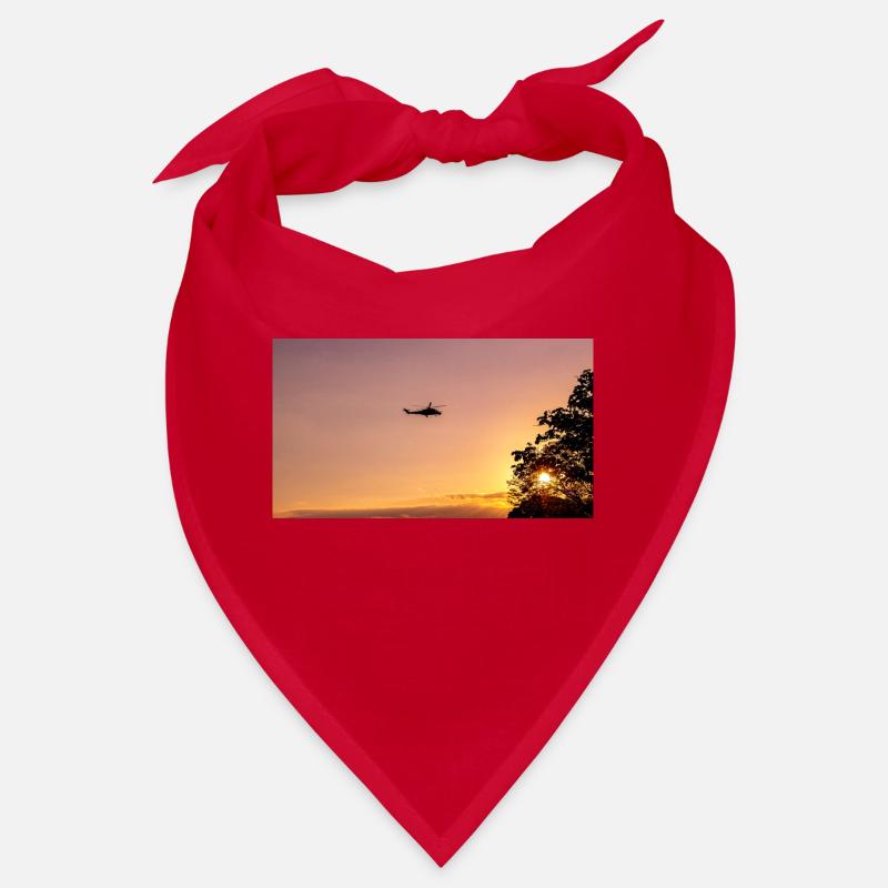 hélicoptère militaire dans le ciel Bandana