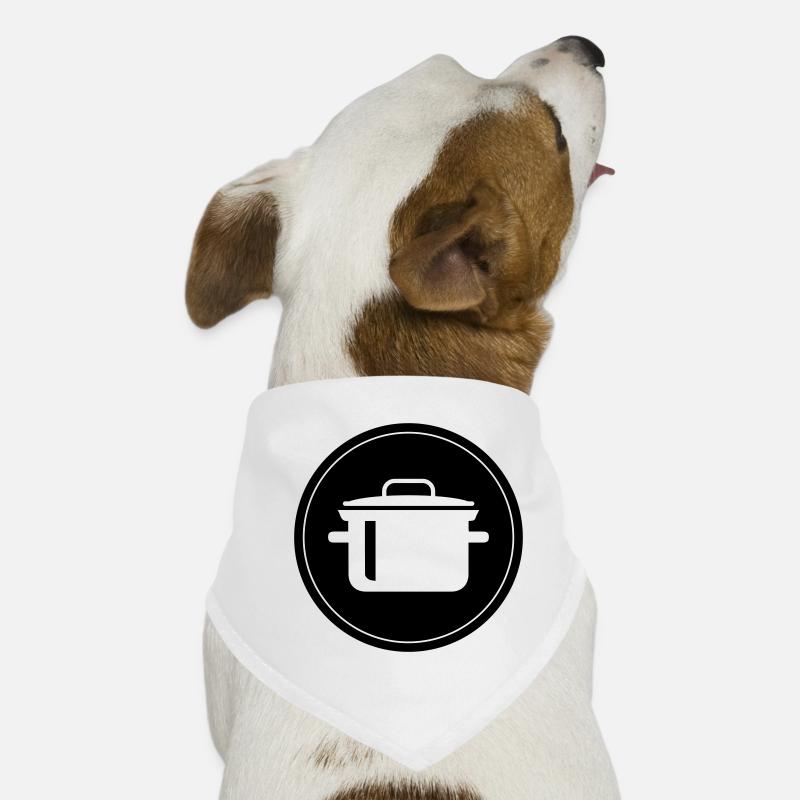 Cuisson d’une casserole Bandana pour chien