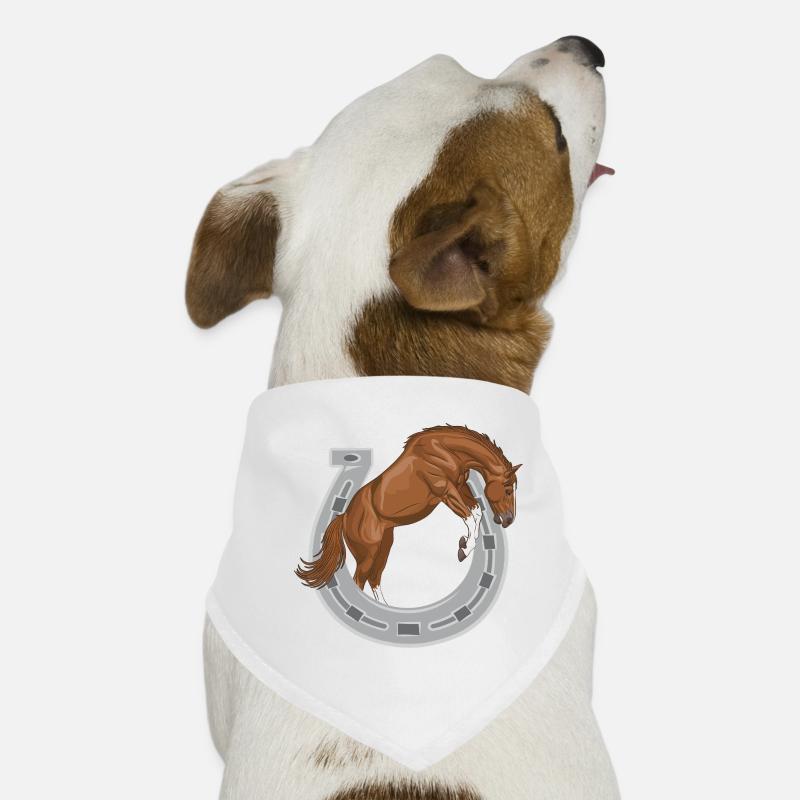 Ein kastanienbraunes Pferd, das durch einen Schuh springt Hunde-Bandana