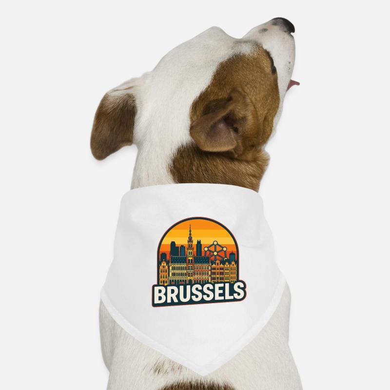 Conception rétro de la Skyline Sunset Brussels, Belgique Bandana pour chien