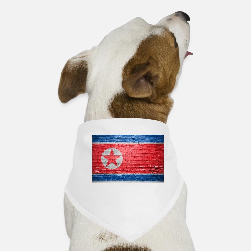 Drapeau de la Corée du Nord Graffiti sur mur de briques - Bandana pour chien - blanc