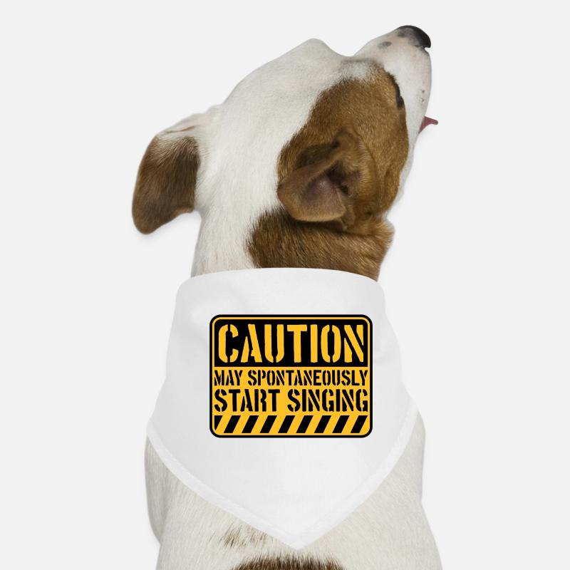 peut spontanément commencer à chanter Bandana pour chien