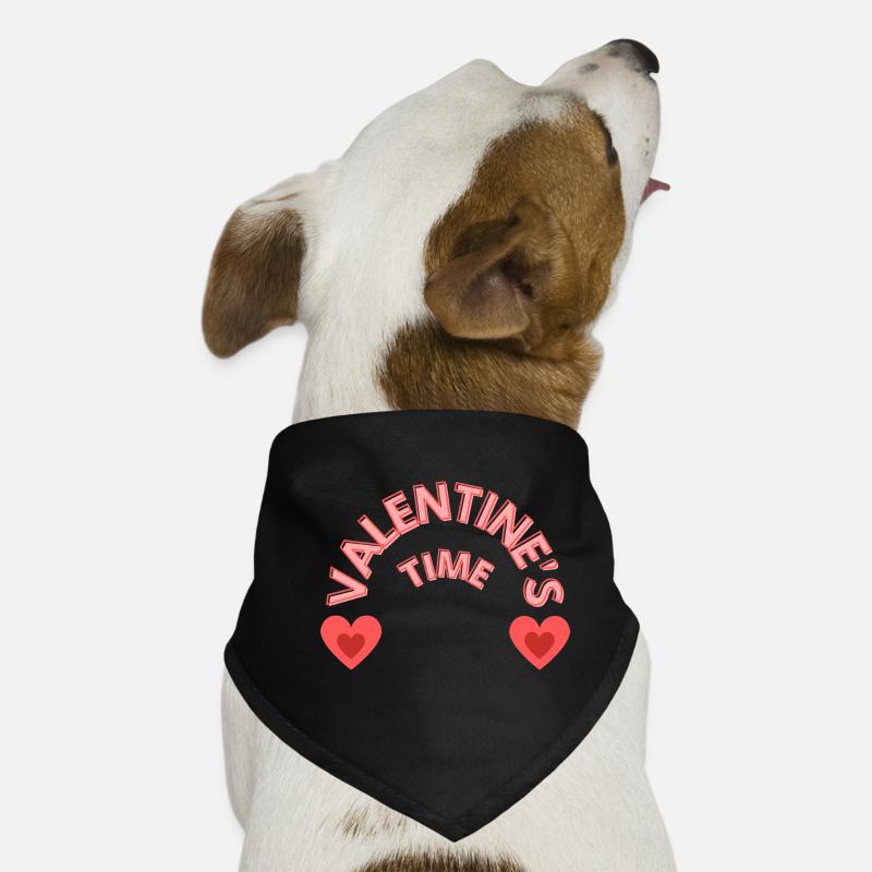 C’est l’heure de la Saint-Valentin Bandana pour chien