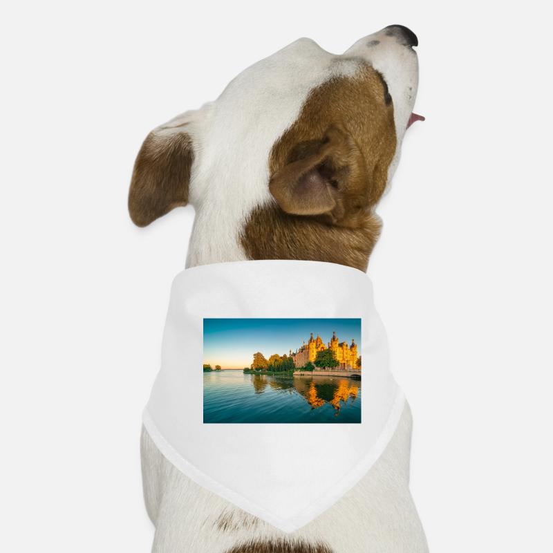 Château de Schwerin au coucher du soleil Bandana pour chien