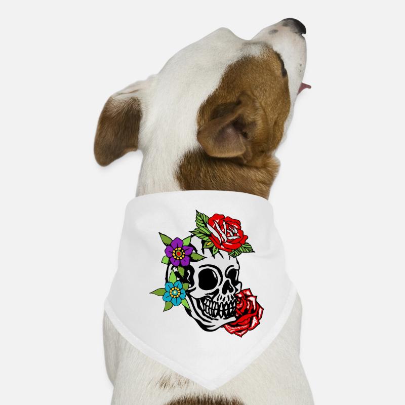 Kopf des Todes Blume rosa Blatt alte Schule Tattoo Hunde-Bandana