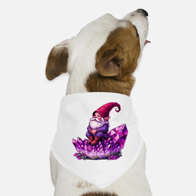 Gnome assis sur un cristal d’améthyste Bandana pour chien