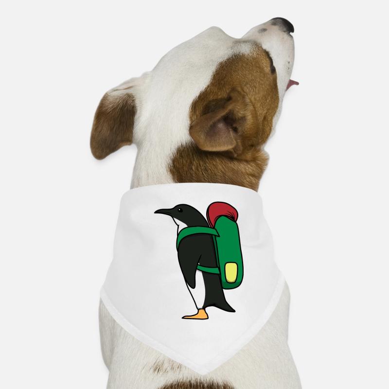Aventure de randonnée mignonne avec le pingouin Bandana pour chien