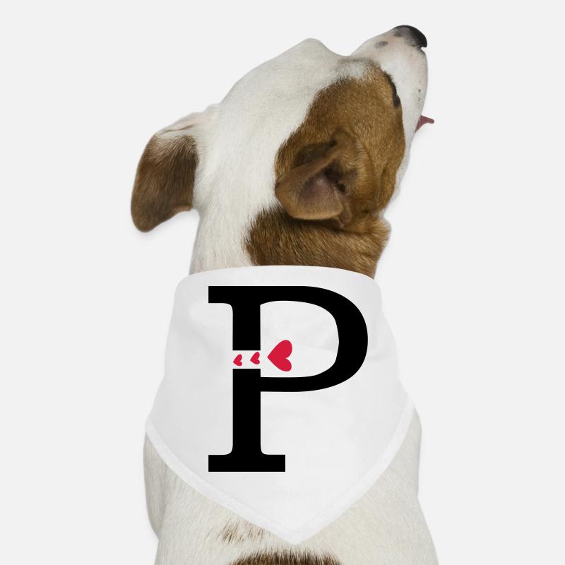 Capital lettre P avec des coeurs Bandana pour chien