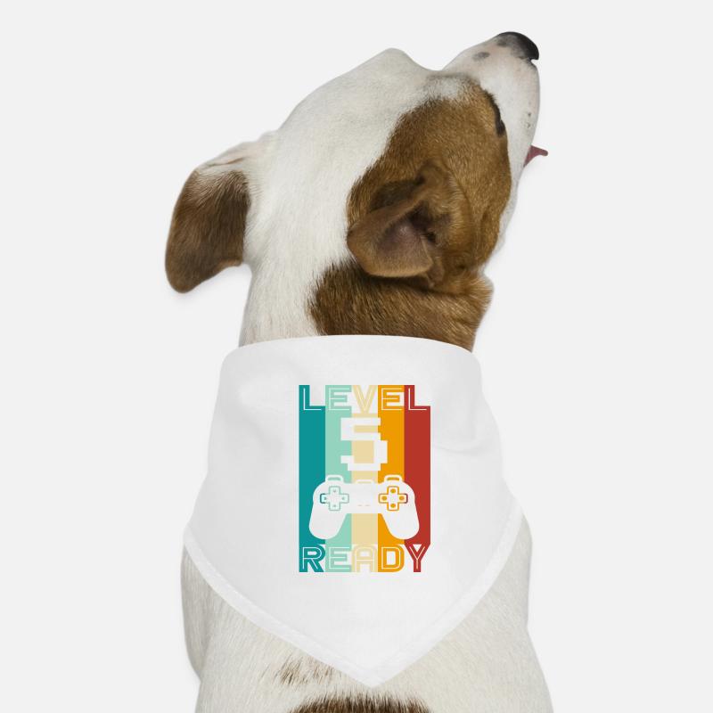 Conception de jeu pour le 5e anniversaire et le 5e anniversaire Bandana pour chien
